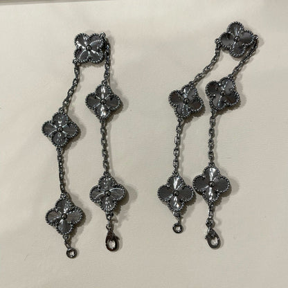 [Luna Brilliance]CLOVER 5 MOTIF BLACK BRACELET