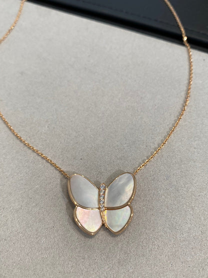 [Luna Brilliance]BUTTERFLY GOLD MOP DIAMOND NECKLACE